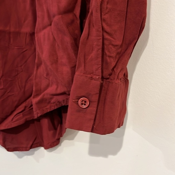 SAMSOE SAMSOE Long Sleeve Flowy Button Down Blouse Women’s Medium Burgundy - Picture 3 of 5